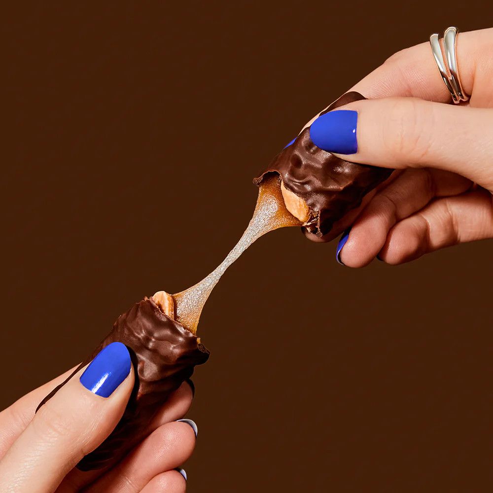 M:lk Choc Peanut caramel bar - LoveRaw